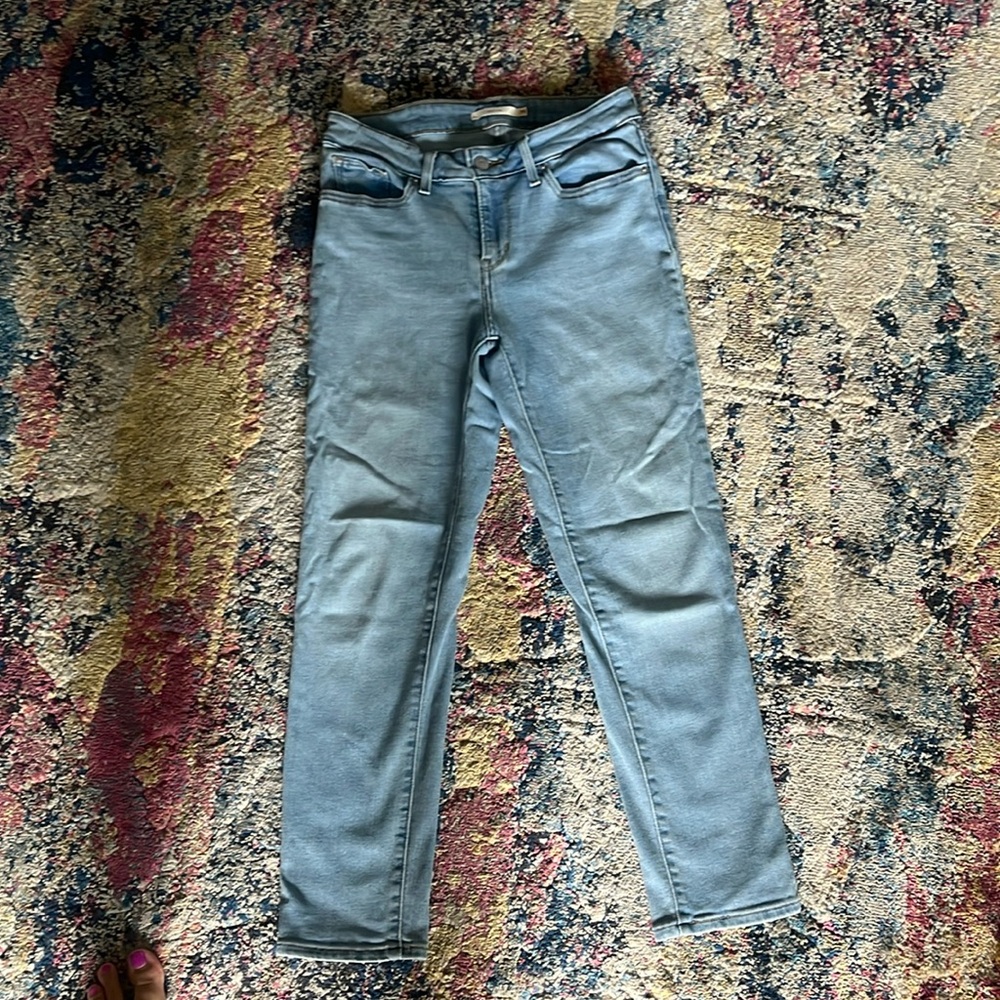 Light wash Levi jeans